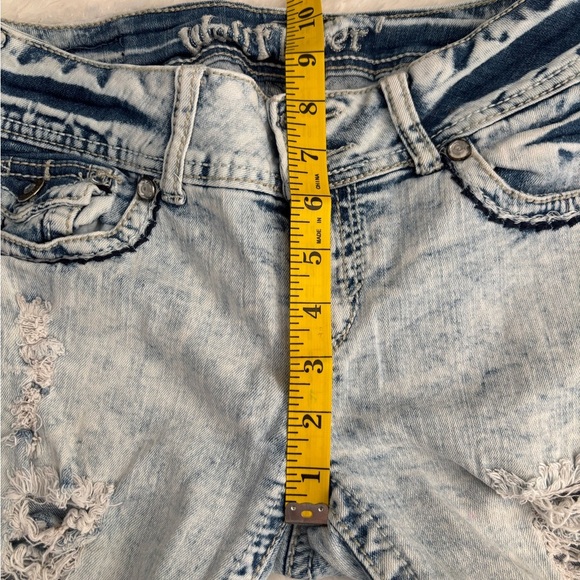 Wallflower Women's Distressed American Flag Acid Wash Denim Jean Shorts Size 3 - Picture 5 of 6